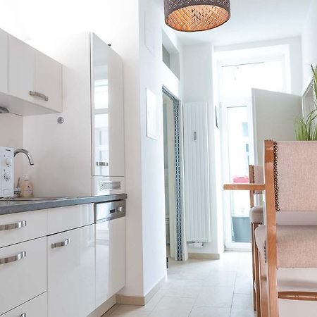 2 Rooms & Balcony - Top Location! Vienne Extérieur photo