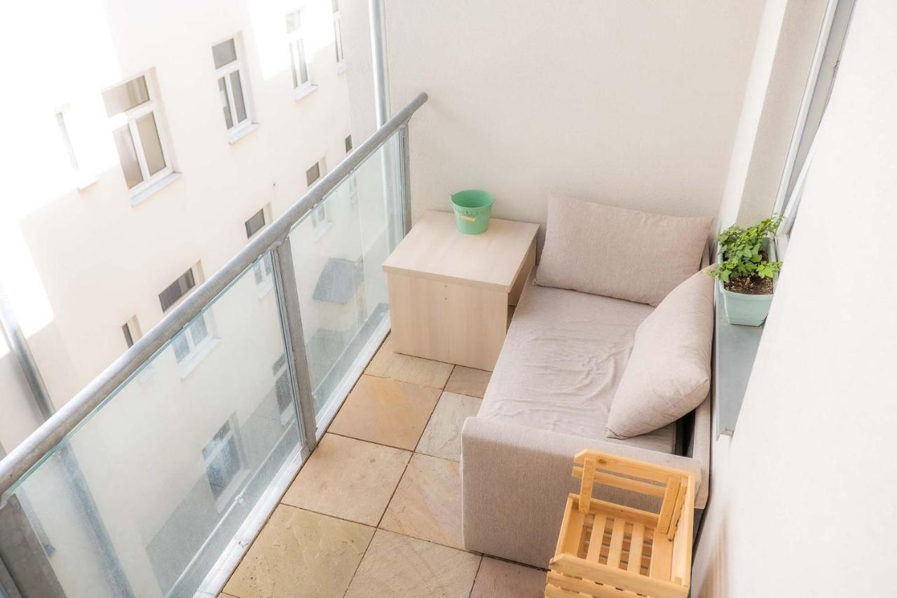 2 Rooms & Balcony - Top Location! Vienne Extérieur photo